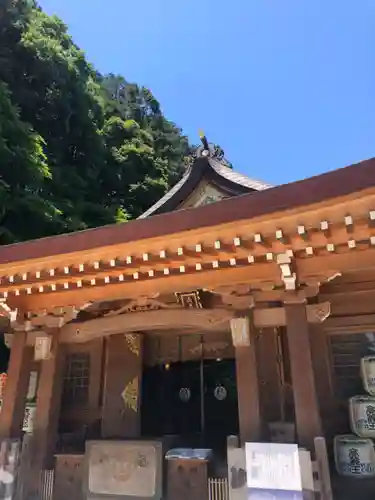 高麗神社の本殿