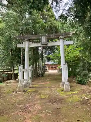塚崎香取神社の{uncategorized: "未分類", other: "その他", undefined: "問題あり", building: "その他建物", grave: "お墓", sacred_gate: "鳥居", guardian: "狛犬", statue: "像", buddha: "仏像", history: "歴史", nature: "自然", garden: "庭園", animal: "動物", pagoda: "塔", temizu: "手水舎", mountain_gate: "山門・神門", sanctuary: "本殿・本堂", subordinate: "末社・摂社", art: "芸術", scenery: "景色", jizo: "地蔵", ema: "絵馬", goshuin: "御朱印", omikuji: "おみくじ", items: "授与品その他", amulet: "お守り", goshuincho: "御朱印帳", eats: "食事", festival: "お祭り", votive_dance: "神楽", shichigosan: "七五三参", wedding: "結婚式", experience: "体験その他", initially: "初詣", around: "周辺", anti_infection: "感染症対策"}