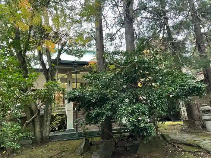 秋葉山量覚院の建物その他