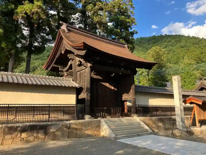 向嶽寺の山門・神門