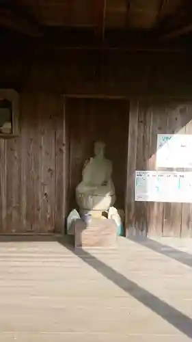 郡立神社の仏像