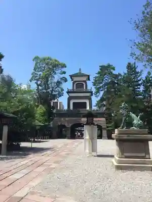 尾山神社の山門・神門