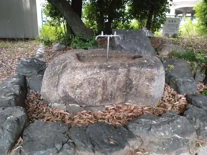 八幡社(松新町)の手水舎