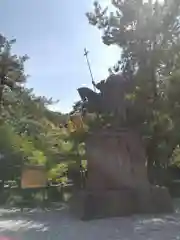 尾山神社の像