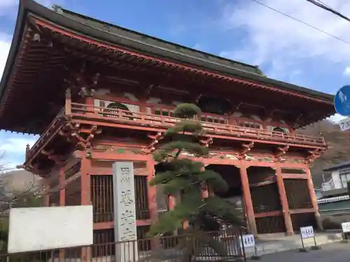 甲斐善光寺の山門