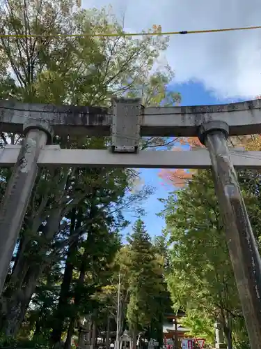 穂高神社本宮の鳥居