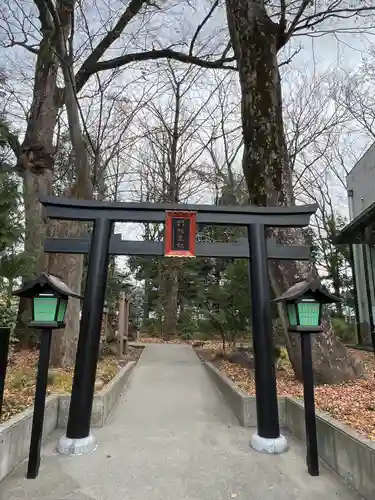 柞祖霊社の鳥居