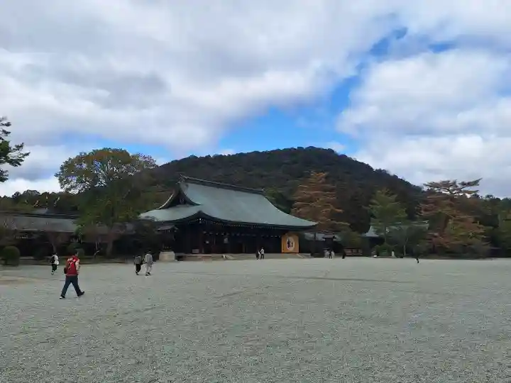 橿原神宮の{uncategorized: "未分類", other: "その他", undefined: "問題あり", building: "その他建物", grave: "お墓", sacred_gate: "鳥居", guardian: "狛犬", statue: "像", buddha: "仏像", history: "歴史", nature: "自然", garden: "庭園", animal: "動物", pagoda: "塔", temizu: "手水舎", mountain_gate: "山門・神門", sanctuary: "本殿・本堂", subordinate: "末社・摂社", art: "芸術", scenery: "景色", jizo: "地蔵", ema: "絵馬", goshuin: "御朱印", omikuji: "おみくじ", items: "授与品その他", amulet: "お守り", goshuincho: "御朱印帳", eats: "食事", festival: "お祭り", votive_dance: "神楽", shichigosan: "七五三参", wedding: "結婚式", experience: "体験その他", initially: "初詣", around: "周辺", anti_infection: "感染症対策"}