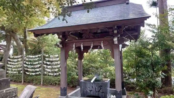 鏡石鹿嶋神社 *安産・開運・勝利の神さま*の手水舎