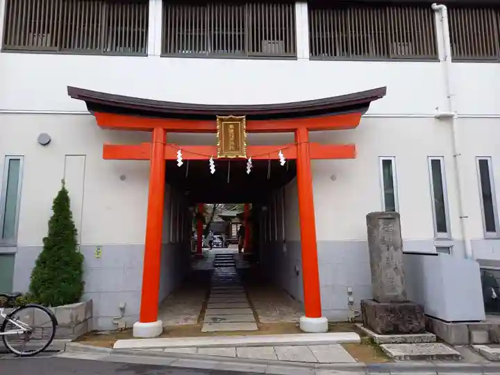 馬橋稲荷神社の鳥居
