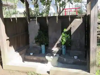 神明社の末社・摂社