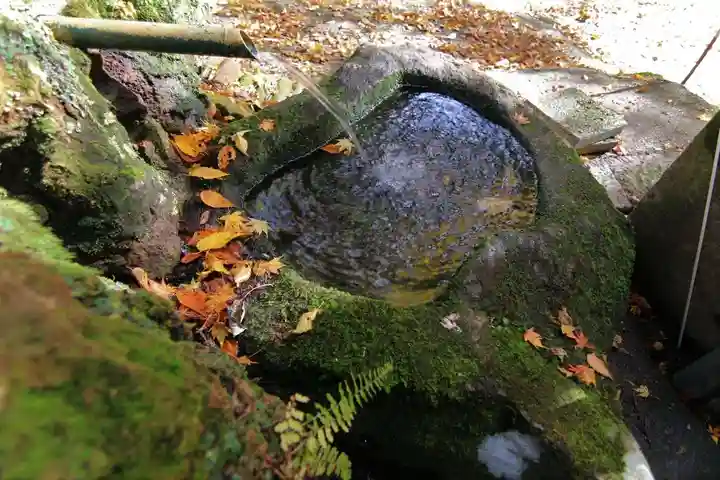 磐椅神社の手水舎