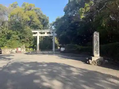 竈山神社の{uncategorized: "未分類", other: "その他", undefined: "問題あり", building: "その他建物", grave: "お墓", sacred_gate: "鳥居", guardian: "狛犬", statue: "像", buddha: "仏像", history: "歴史", nature: "自然", garden: "庭園", animal: "動物", pagoda: "塔", temizu: "手水舎", mountain_gate: "山門・神門", sanctuary: "本殿・本堂", subordinate: "末社・摂社", art: "芸術", scenery: "景色", jizo: "地蔵", ema: "絵馬", goshuin: "御朱印", omikuji: "おみくじ", items: "授与品その他", amulet: "お守り", goshuincho: "御朱印帳", eats: "食事", festival: "お祭り", votive_dance: "神楽", shichigosan: "七五三参", wedding: "結婚式", experience: "体験その他", initially: "初詣", around: "周辺", anti_infection: "感染症対策"}