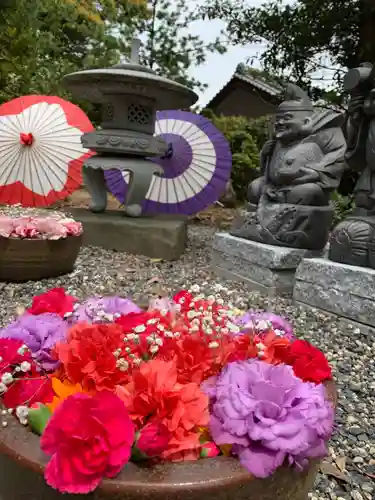 彌都加伎神社の像