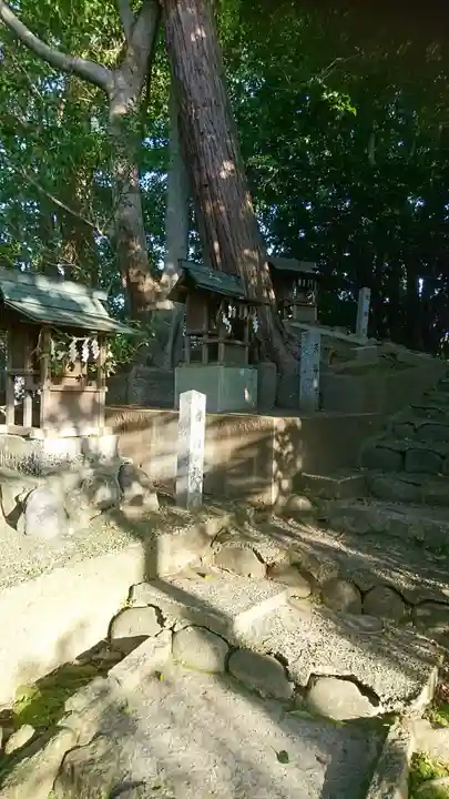 伊冨利部神社の末社・摂社