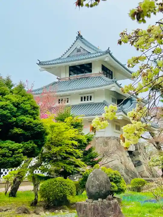 糠部神社の{uncategorized: "未分類", other: "その他", undefined: "問題あり", building: "その他建物", grave: "お墓", sacred_gate: "鳥居", guardian: "狛犬", statue: "像", buddha: "仏像", history: "歴史", nature: "自然", garden: "庭園", animal: "動物", pagoda: "塔", temizu: "手水舎", mountain_gate: "山門・神門", sanctuary: "本殿・本堂", subordinate: "末社・摂社", art: "芸術", scenery: "景色", jizo: "地蔵", ema: "絵馬", goshuin: "御朱印", omikuji: "おみくじ", items: "授与品その他", amulet: "お守り", goshuincho: "御朱印帳", eats: "食事", festival: "お祭り", votive_dance: "神楽", shichigosan: "七五三参", wedding: "結婚式", experience: "体験その他", initially: "初詣", around: "周辺", anti_infection: "感染症対策"}