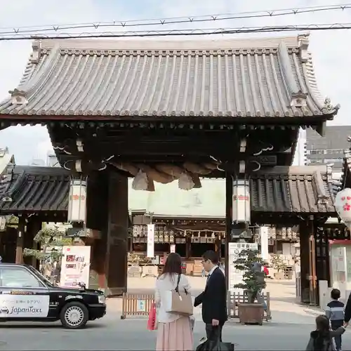 大阪天満宮の山門