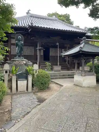 善光寺の本殿・本堂