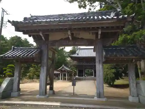 鏡忍寺の山門