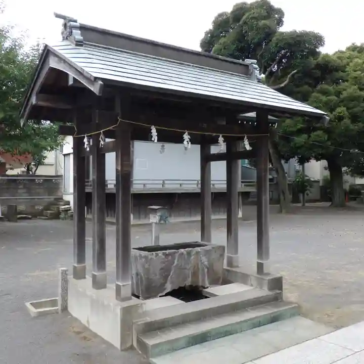 六所神社の手水舎