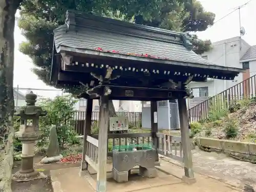 上高田氷川神社の{uncategorized: "未分類", other: "その他", undefined: "問題あり", building: "その他建物", grave: "お墓", sacred_gate: "鳥居", guardian: "狛犬", statue: "像", buddha: "仏像", history: "歴史", nature: "自然", garden: "庭園", animal: "動物", pagoda: "塔", temizu: "手水舎", mountain_gate: "山門・神門", sanctuary: "本殿・本堂", subordinate: "末社・摂社", art: "芸術", scenery: "景色", jizo: "地蔵", ema: "絵馬", goshuin: "御朱印", omikuji: "おみくじ", items: "授与品その他", amulet: "お守り", goshuincho: "御朱印帳", eats: "食事", festival: "お祭り", votive_dance: "神楽", shichigosan: "七五三参", wedding: "結婚式", experience: "体験その他", initially: "初詣", around: "周辺", anti_infection: "感染症対策"}