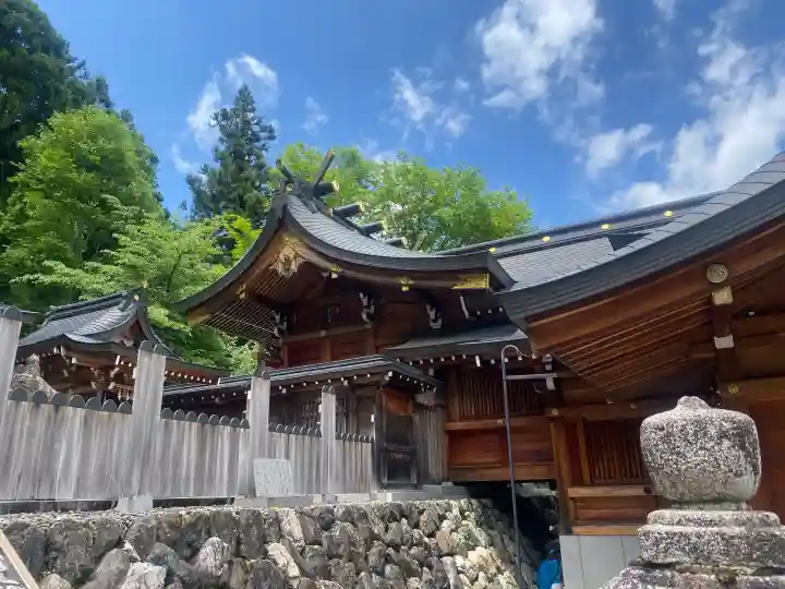 丹生川上神社(上社)の{uncategorized: "未分類", other: "その他", undefined: "問題あり", building: "その他建物", grave: "お墓", sacred_gate: "鳥居", guardian: "狛犬", statue: "像", buddha: "仏像", history: "歴史", nature: "自然", garden: "庭園", animal: "動物", pagoda: "塔", temizu: "手水舎", mountain_gate: "山門・神門", sanctuary: "本殿・本堂", subordinate: "末社・摂社", art: "芸術", scenery: "景色", jizo: "地蔵", ema: "絵馬", goshuin: "御朱印", omikuji: "おみくじ", items: "授与品その他", amulet: "お守り", goshuincho: "御朱印帳", eats: "食事", festival: "お祭り", votive_dance: "神楽", shichigosan: "七五三参", wedding: "結婚式", experience: "体験その他", initially: "初詣", around: "周辺", anti_infection: "感染症対策"}