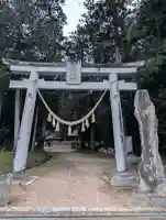 粟鹿神社の{uncategorized: "未分類", other: "その他", undefined: "問題あり", building: "その他建物", grave: "お墓", sacred_gate: "鳥居", guardian: "狛犬", statue: "像", buddha: "仏像", history: "歴史", nature: "自然", garden: "庭園", animal: "動物", pagoda: "塔", temizu: "手水舎", mountain_gate: "山門・神門", sanctuary: "本殿・本堂", subordinate: "末社・摂社", art: "芸術", scenery: "景色", jizo: "地蔵", ema: "絵馬", goshuin: "御朱印", omikuji: "おみくじ", items: "授与品その他", amulet: "お守り", goshuincho: "御朱印帳", eats: "食事", festival: "お祭り", votive_dance: "神楽", shichigosan: "七五三参", wedding: "結婚式", experience: "体験その他", initially: "初詣", around: "周辺", anti_infection: "感染症対策"}