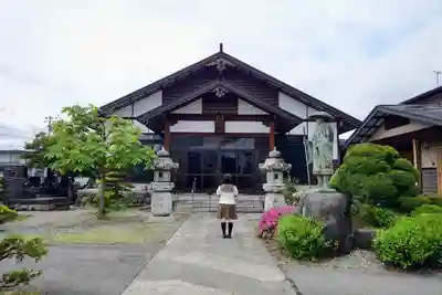 圓行寺の本殿・本堂