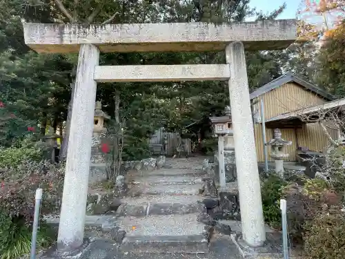 小野神社の{uncategorized: "未分類", other: "その他", undefined: "問題あり", building: "その他建物", grave: "お墓", sacred_gate: "鳥居", guardian: "狛犬", statue: "像", buddha: "仏像", history: "歴史", nature: "自然", garden: "庭園", animal: "動物", pagoda: "塔", temizu: "手水舎", mountain_gate: "山門・神門", sanctuary: "本殿・本堂", subordinate: "末社・摂社", art: "芸術", scenery: "景色", jizo: "地蔵", ema: "絵馬", goshuin: "御朱印", omikuji: "おみくじ", items: "授与品その他", amulet: "お守り", goshuincho: "御朱印帳", eats: "食事", festival: "お祭り", votive_dance: "神楽", shichigosan: "七五三参", wedding: "結婚式", experience: "体験その他", initially: "初詣", around: "周辺", anti_infection: "感染症対策"}