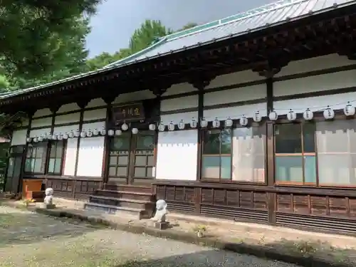 建明寺の本殿