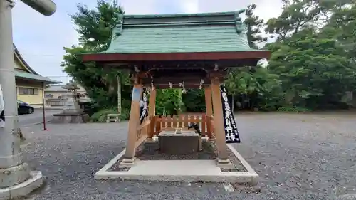 服織田神社の手水