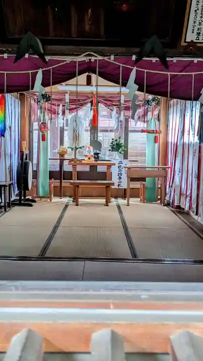 飯綱神社の本殿・本堂
