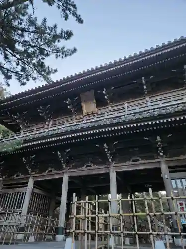 誕生寺の{uncategorized: "未分類", other: "その他", undefined: "問題あり", building: "その他建物", grave: "お墓", sacred_gate: "鳥居", guardian: "狛犬", statue: "像", buddha: "仏像", history: "歴史", nature: "自然", garden: "庭園", animal: "動物", pagoda: "塔", temizu: "手水舎", mountain_gate: "山門・神門", sanctuary: "本殿・本堂", subordinate: "末社・摂社", art: "芸術", scenery: "景色", jizo: "地蔵", ema: "絵馬", goshuin: "御朱印", omikuji: "おみくじ", items: "授与品その他", amulet: "お守り", goshuincho: "御朱印帳", eats: "食事", festival: "お祭り", votive_dance: "神楽", shichigosan: "七五三参", wedding: "結婚式", experience: "体験その他", initially: "初詣", around: "周辺", anti_infection: "感染症対策"}