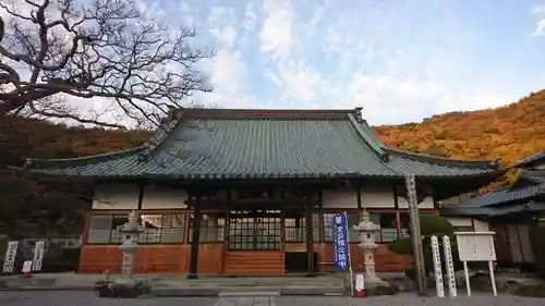 明鏡山龍雲寺の本殿・本堂