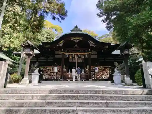 岡崎神社の{uncategorized: "未分類", other: "その他", undefined: "問題あり", building: "その他建物", grave: "お墓", sacred_gate: "鳥居", guardian: "狛犬", statue: "像", buddha: "仏像", history: "歴史", nature: "自然", garden: "庭園", animal: "動物", pagoda: "塔", temizu: "手水舎", mountain_gate: "山門・神門", sanctuary: "本殿・本堂", subordinate: "末社・摂社", art: "芸術", scenery: "景色", jizo: "地蔵", ema: "絵馬", goshuin: "御朱印", omikuji: "おみくじ", items: "授与品その他", amulet: "お守り", goshuincho: "御朱印帳", eats: "食事", festival: "お祭り", votive_dance: "神楽", shichigosan: "七五三参", wedding: "結婚式", experience: "体験その他", initially: "初詣", around: "周辺", anti_infection: "感染症対策"}
