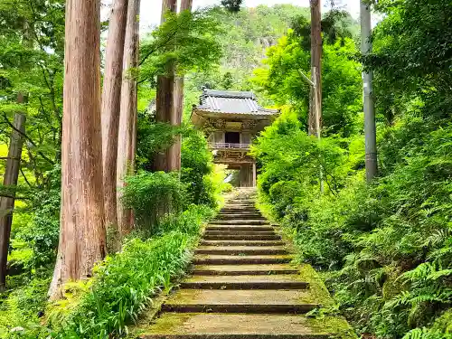 岩瀧寺の山門