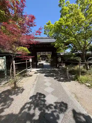 梨木神社の{uncategorized: "未分類", other: "その他", undefined: "問題あり", building: "その他建物", grave: "お墓", sacred_gate: "鳥居", guardian: "狛犬", statue: "像", buddha: "仏像", history: "歴史", nature: "自然", garden: "庭園", animal: "動物", pagoda: "塔", temizu: "手水舎", mountain_gate: "山門・神門", sanctuary: "本殿・本堂", subordinate: "末社・摂社", art: "芸術", scenery: "景色", jizo: "地蔵", ema: "絵馬", goshuin: "御朱印", omikuji: "おみくじ", items: "授与品その他", amulet: "お守り", goshuincho: "御朱印帳", eats: "食事", festival: "お祭り", votive_dance: "神楽", shichigosan: "七五三参", wedding: "結婚式", experience: "体験その他", initially: "初詣", around: "周辺", anti_infection: "感染症対策"}