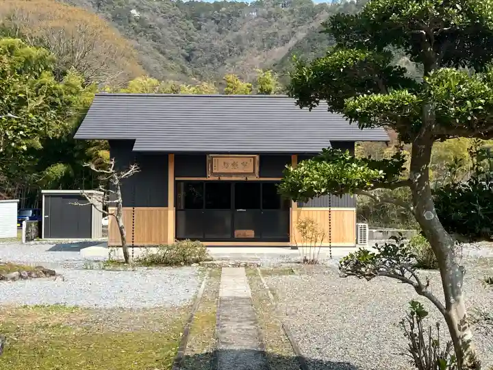 松林寺の{uncategorized: "未分類", other: "その他", undefined: "問題あり", building: "その他建物", grave: "お墓", sacred_gate: "鳥居", guardian: "狛犬", statue: "像", buddha: "仏像", history: "歴史", nature: "自然", garden: "庭園", animal: "動物", pagoda: "塔", temizu: "手水舎", mountain_gate: "山門・神門", sanctuary: "本殿・本堂", subordinate: "末社・摂社", art: "芸術", scenery: "景色", jizo: "地蔵", ema: "絵馬", goshuin: "御朱印", omikuji: "おみくじ", items: "授与品その他", amulet: "お守り", goshuincho: "御朱印帳", eats: "食事", festival: "お祭り", votive_dance: "神楽", shichigosan: "七五三参", wedding: "結婚式", experience: "体験その他", initially: "初詣", around: "周辺", anti_infection: "感染症対策"}