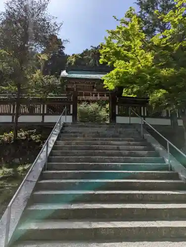 月読神社（松尾大社摂社）の山門・神門
