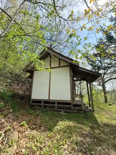 豊原神社の{uncategorized: "未分類", other: "その他", undefined: "問題あり", building: "その他建物", grave: "お墓", sacred_gate: "鳥居", guardian: "狛犬", statue: "像", buddha: "仏像", history: "歴史", nature: "自然", garden: "庭園", animal: "動物", pagoda: "塔", temizu: "手水舎", mountain_gate: "山門・神門", sanctuary: "本殿・本堂", subordinate: "末社・摂社", art: "芸術", scenery: "景色", jizo: "地蔵", ema: "絵馬", goshuin: "御朱印", omikuji: "おみくじ", items: "授与品その他", amulet: "お守り", goshuincho: "御朱印帳", eats: "食事", festival: "お祭り", votive_dance: "神楽", shichigosan: "七五三参", wedding: "結婚式", experience: "体験その他", initially: "初詣", around: "周辺", anti_infection: "感染症対策"}