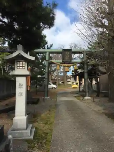 諏訪神社の鳥居