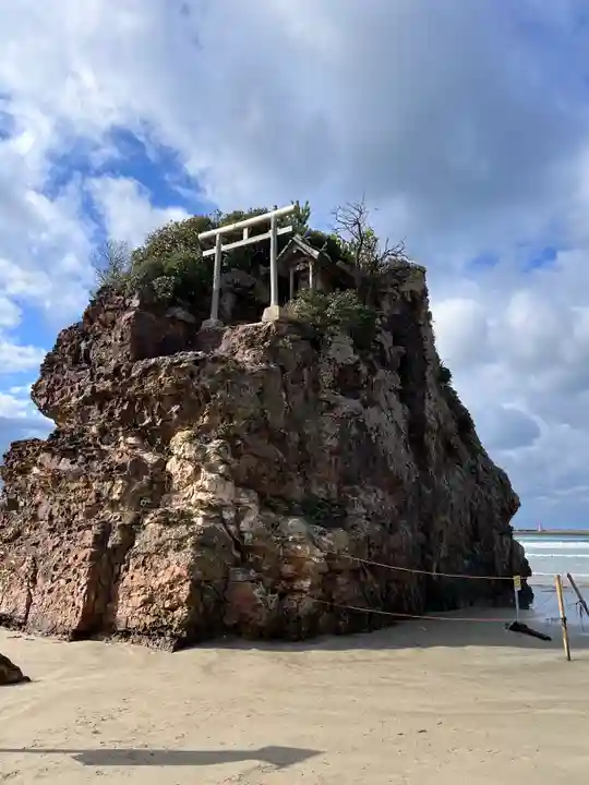 稲佐の浜 弁天島(島根県)