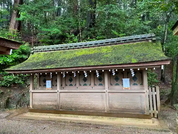 石上神宮の末社・摂社
