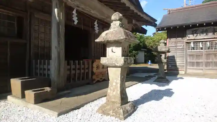 優婆夷宝明神社の本殿・本堂