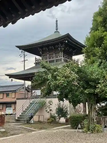 西導寺の塔