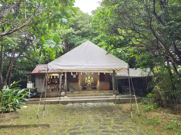 世持神社の本殿・本堂