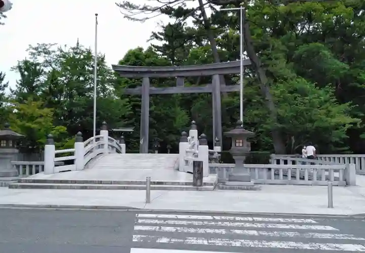 寒川神社の鳥居