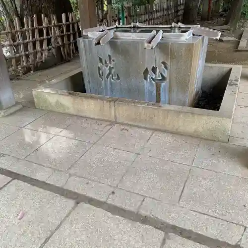 渋谷氷川神社の{uncategorized: "未分類", other: "その他", undefined: "問題あり", building: "その他建物", grave: "お墓", sacred_gate: "鳥居", guardian: "狛犬", statue: "像", buddha: "仏像", history: "歴史", nature: "自然", garden: "庭園", animal: "動物", pagoda: "塔", temizu: "手水舎", mountain_gate: "山門・神門", sanctuary: "本殿・本堂", subordinate: "末社・摂社", art: "芸術", scenery: "景色", jizo: "地蔵", ema: "絵馬", goshuin: "御朱印", omikuji: "おみくじ", items: "授与品その他", amulet: "お守り", goshuincho: "御朱印帳", eats: "食事", festival: "お祭り", votive_dance: "神楽", shichigosan: "七五三参", wedding: "結婚式", experience: "体験その他", initially: "初詣", around: "周辺", anti_infection: "感染症対策"}