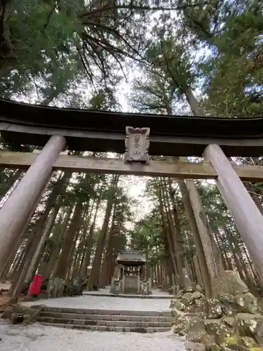 北口本宮冨士浅間神社の鳥居