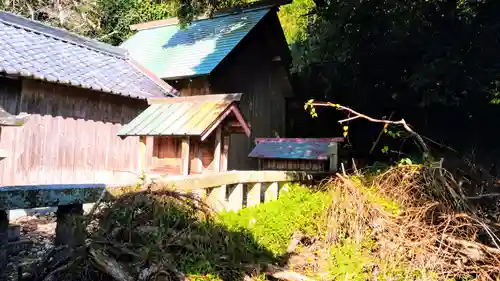 神明社（片名神明社）の末社・摂社
